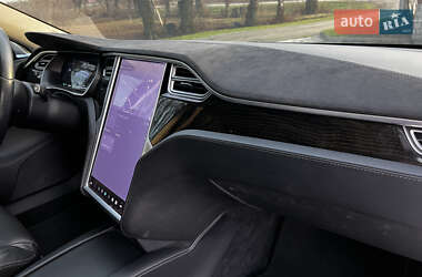 Лифтбек Tesla Model S 2017 в 