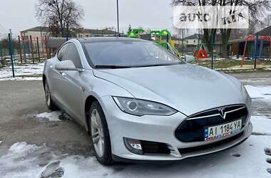 Ліфтбек Tesla Model S 2013 в Борисполі