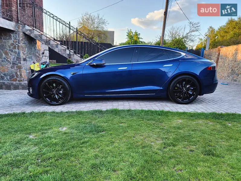 Tesla Model S 2017