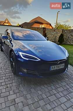 Ліфтбек Tesla Model S 2017 в Києві