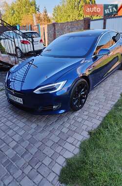 Ліфтбек Tesla Model S 2017 в Києві