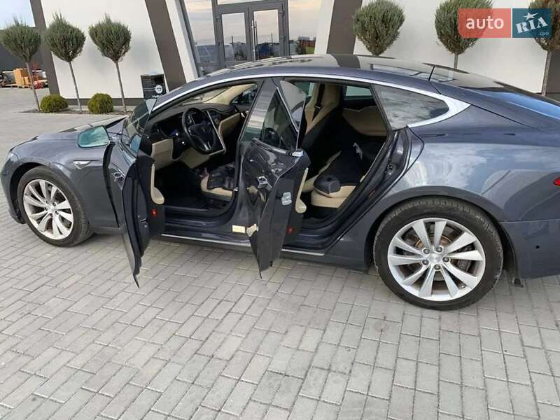 Лифтбек Tesla Model S 2014 в Тернополе