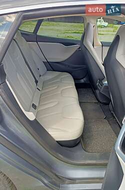 Лифтбек Tesla Model S 2014 в 