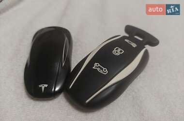 Лифтбек Tesla Model S 2014 в Тернополе