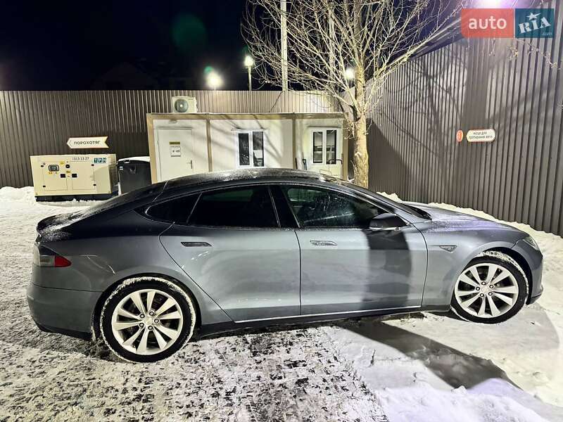 Лифтбек Tesla Model S 2014 в Сумах