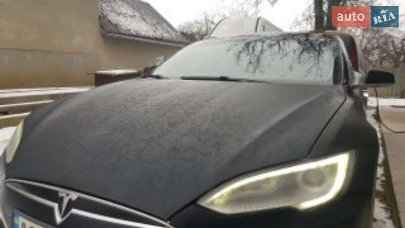 Ліфтбек Tesla Model S 2014 в Ужгороді