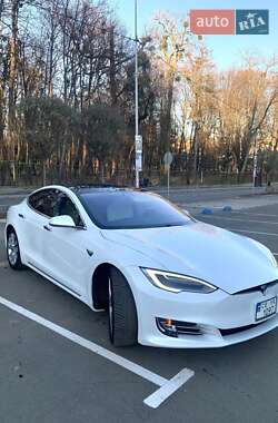 Ліфтбек Tesla Model S 2018 в Чернівцях