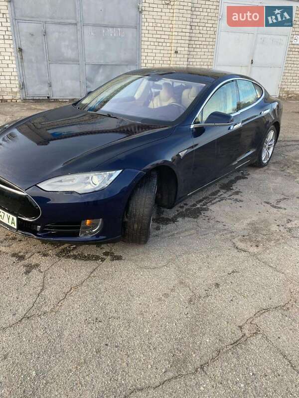 Лифтбек Tesla Model S 2013 в Николаеве