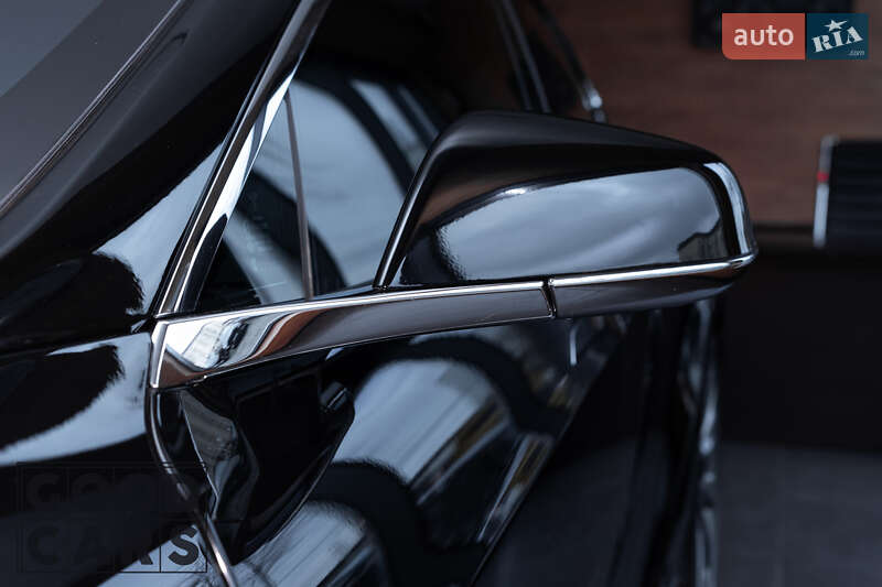 Лифтбек Tesla Model S 2019 в Одессе