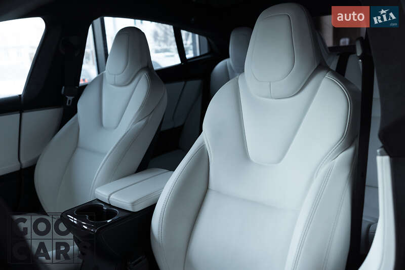 Лифтбек Tesla Model S 2019 в Одессе