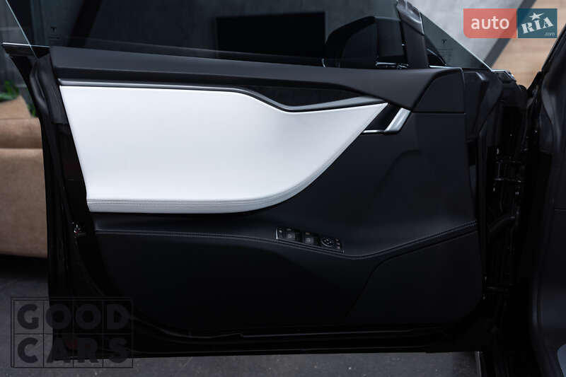 Лифтбек Tesla Model S 2019 в Одессе