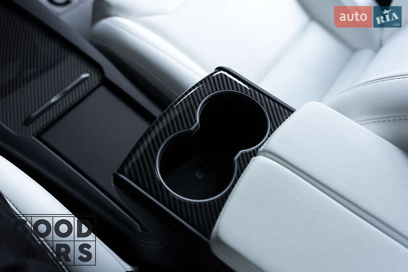 Лифтбек Tesla Model S 2019 в Одессе