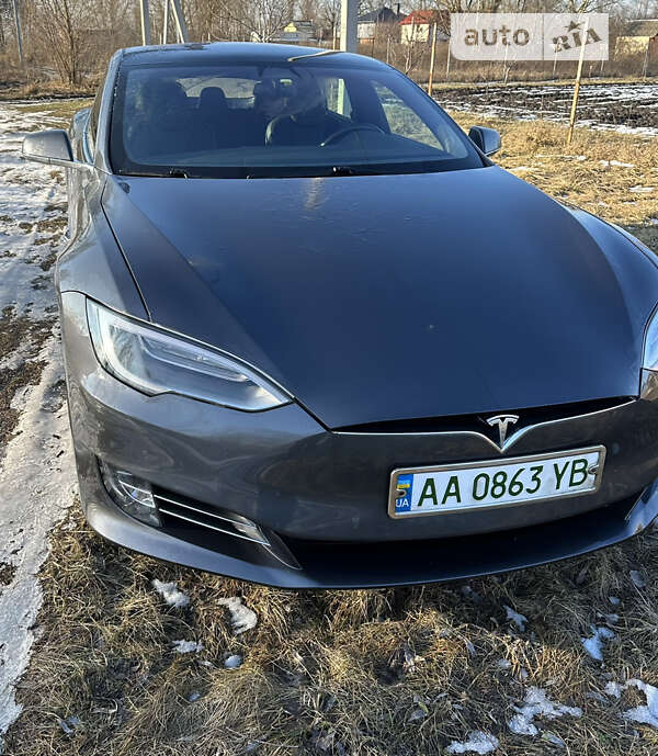 Лифтбек Tesla Model S 2018 в Борисполе