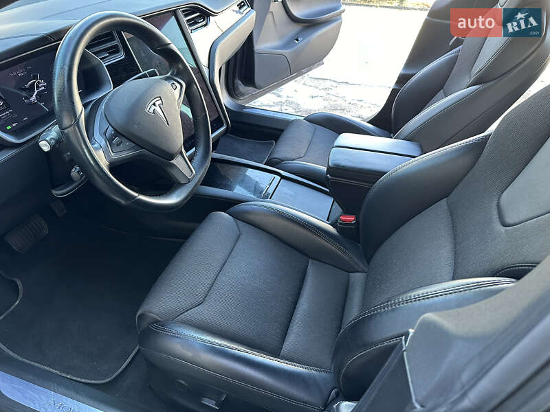 Лифтбек Tesla Model S 2018 в Борисполе
