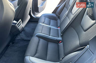 Ліфтбек Tesla Model S 2018 в Борисполі фото 12 Ліфтбек Tesla Model S 2018 в Борисполі