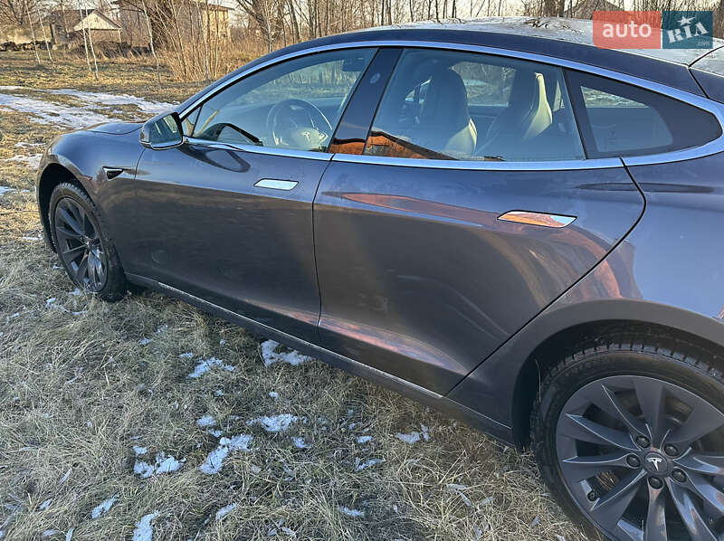 Ліфтбек Tesla Model S 2018 в Борисполі фото 4 Ліфтбек Tesla Model S 2018 в Борисполі