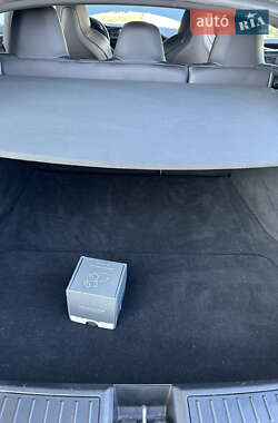 Ліфтбек Tesla Model S 2018 в Борисполі фото 14 Ліфтбек Tesla Model S 2018 в Борисполі
