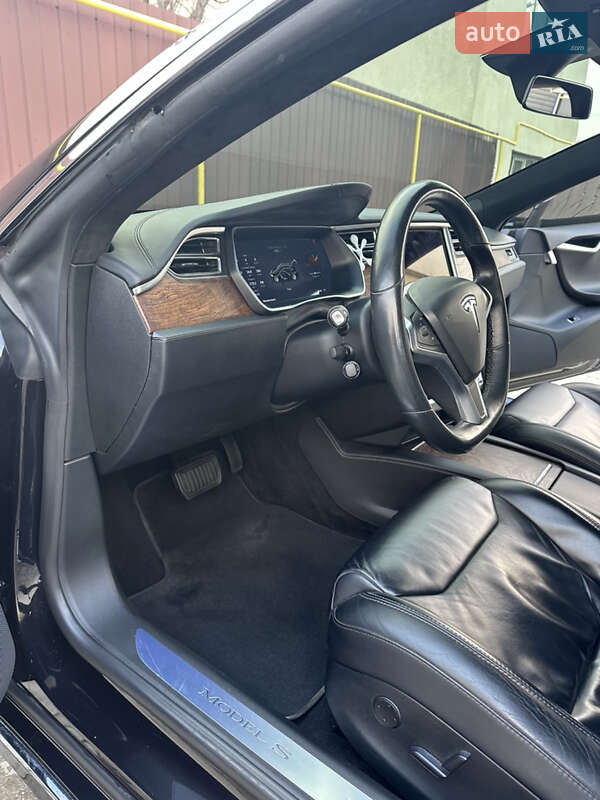 Ліфтбек Tesla Model S 2017 в Одесі