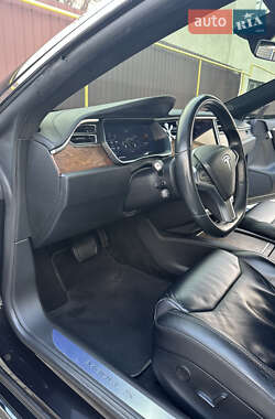 Лифтбек Tesla Model S 2017 в 