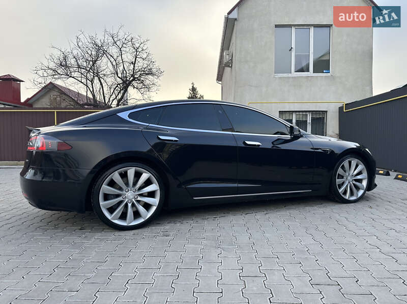 Ліфтбек Tesla Model S 2017 в Одесі