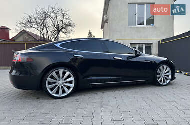 Лифтбек Tesla Model S 2017 в 