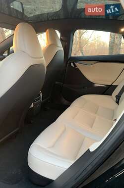 Ліфтбек Tesla Model S 2019 в Кам'янському