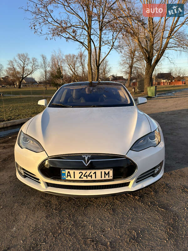 Лифтбек Tesla Model S 2013 в Киеве
