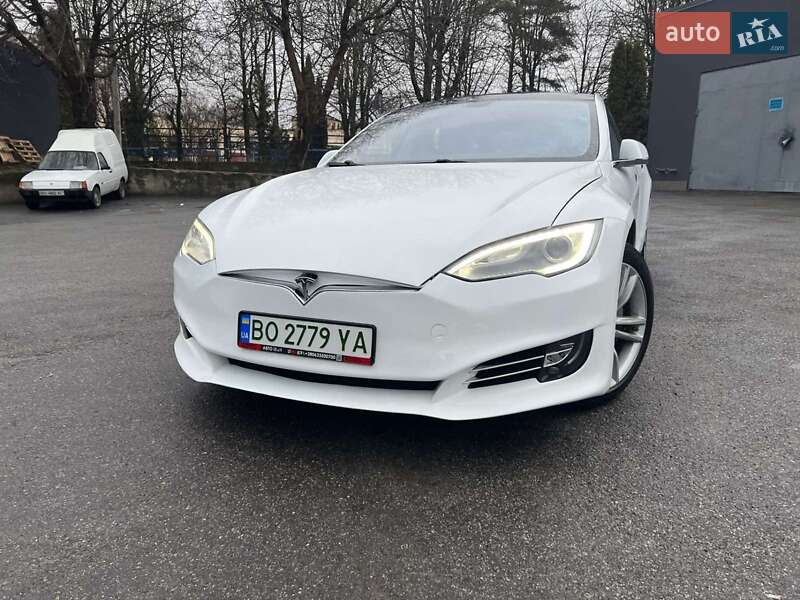 Лифтбек Tesla Model S 2014 в Тернополе фото 2 Лифтбек Tesla Model S 2014 в Тернополе