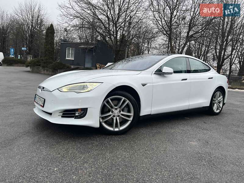 Лифтбек Tesla Model S 2014 в Тернополе