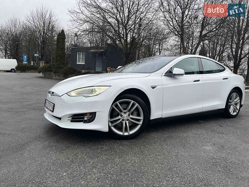 Лифтбек Tesla Model S 2014 в Тернополе фото 4 Лифтбек Tesla Model S 2014 в Тернополе