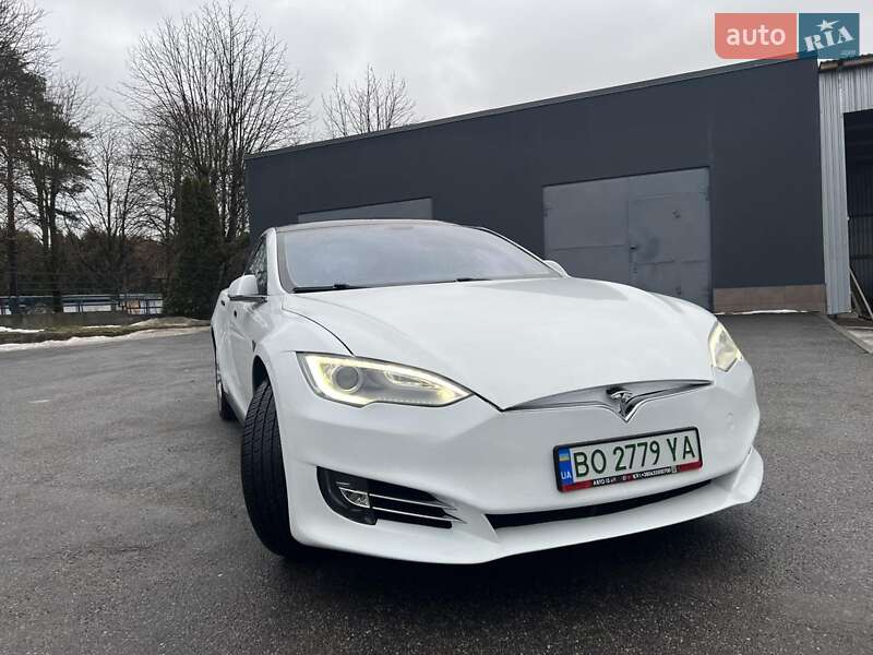 Лифтбек Tesla Model S 2014 в Тернополе