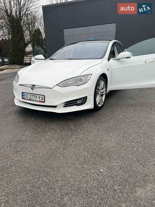 Лифтбек Tesla Model S 2014 в Тернополе фото 14 Лифтбек Tesla Model S 2014 в Тернополе