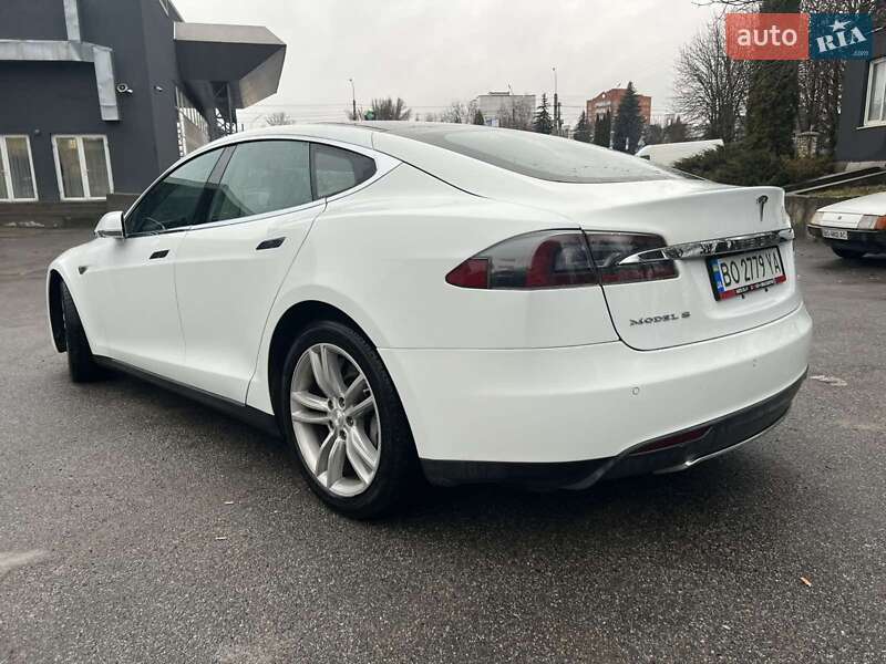 Лифтбек Tesla Model S 2014 в Тернополе фото 22 Лифтбек Tesla Model S 2014 в Тернополе
