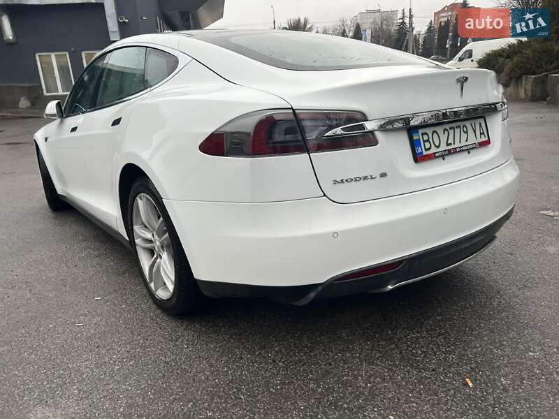 Лифтбек Tesla Model S 2014 в Тернополе фото 23 Лифтбек Tesla Model S 2014 в Тернополе