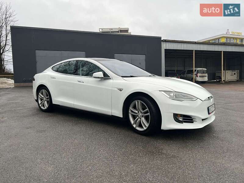 Лифтбек Tesla Model S 2014 в Тернополе фото 29 Лифтбек Tesla Model S 2014 в Тернополе