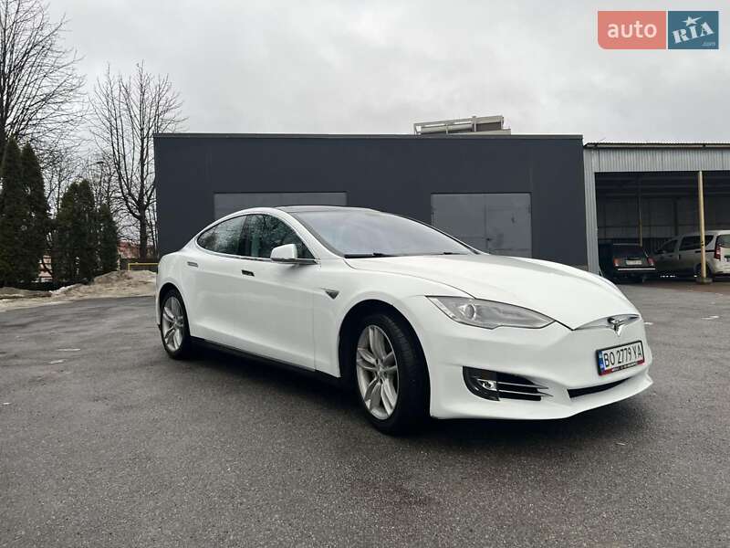 Лифтбек Tesla Model S 2014 в Тернополе