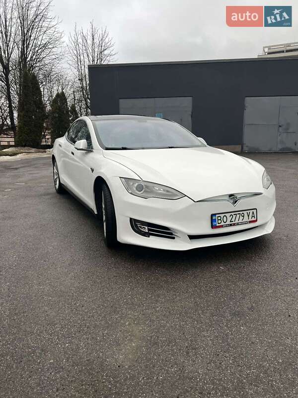 Лифтбек Tesla Model S 2014 в Тернополе фото 33 Лифтбек Tesla Model S 2014 в Тернополе