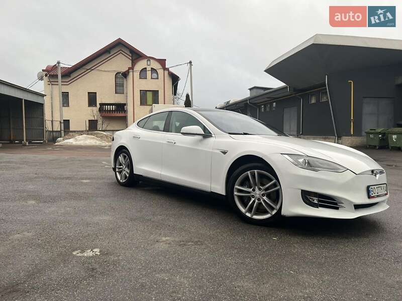 Лифтбек Tesla Model S 2014 в Тернополе фото 38 Лифтбек Tesla Model S 2014 в Тернополе
