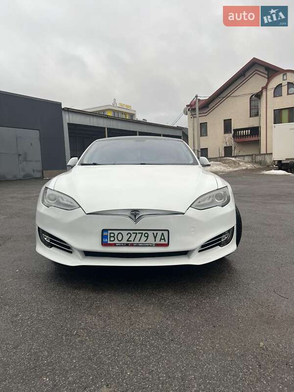 Лифтбек Tesla Model S 2014 в Тернополе фото 42 Лифтбек Tesla Model S 2014 в Тернополе