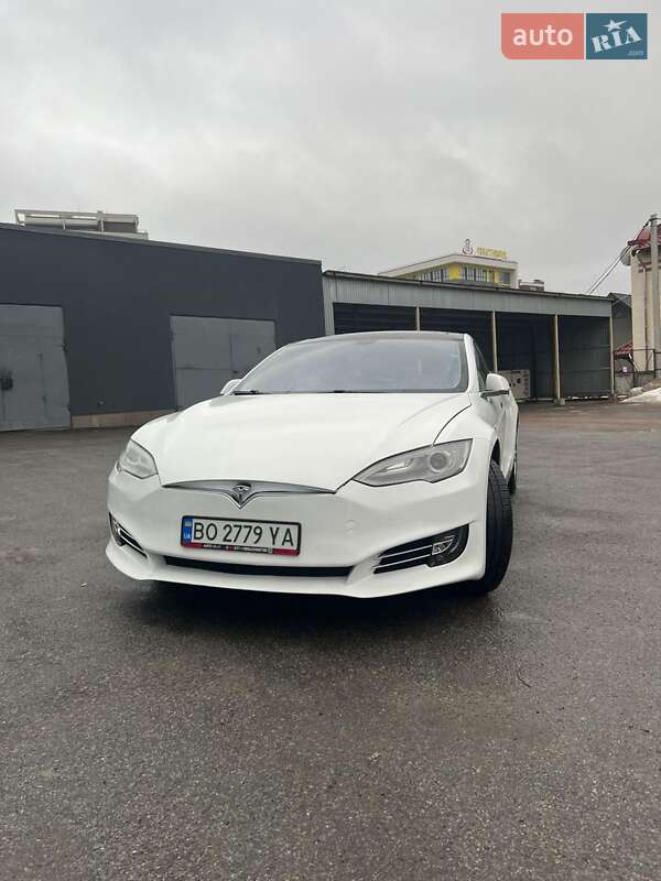 Лифтбек Tesla Model S 2014 в Тернополе