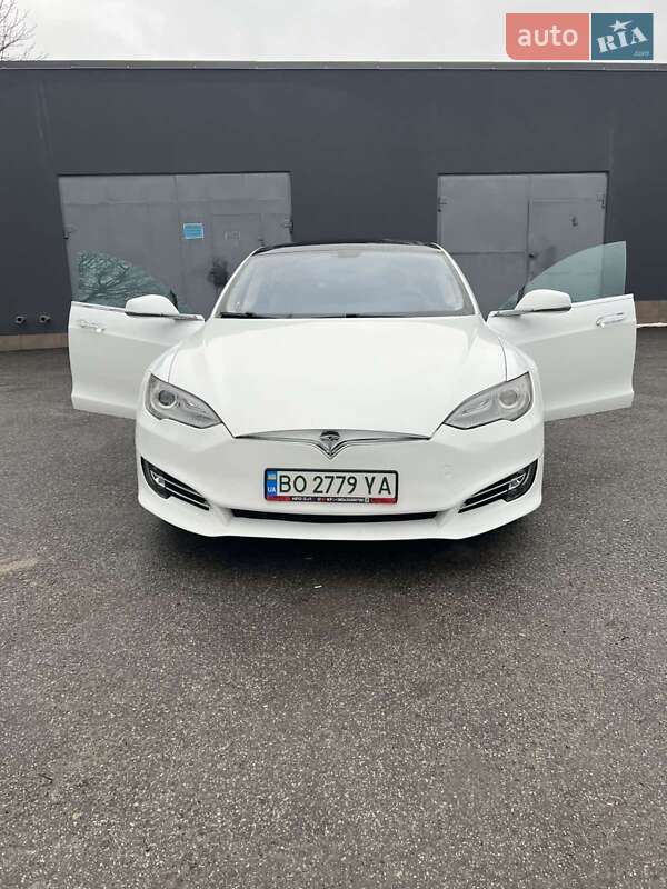Лифтбек Tesla Model S 2014 в Тернополе фото 45 Лифтбек Tesla Model S 2014 в Тернополе