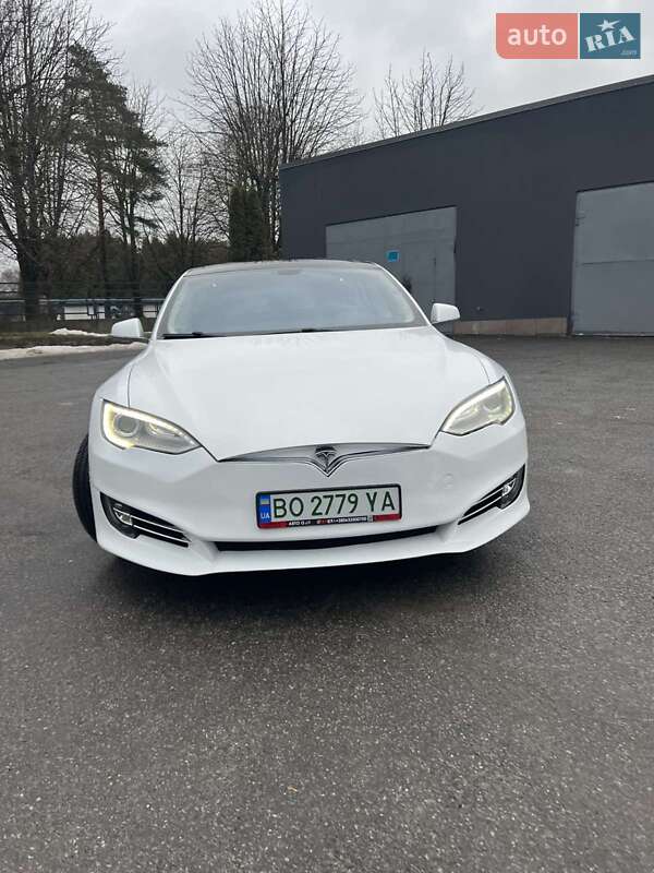 Лифтбек Tesla Model S 2014 в Тернополе фото 46 Лифтбек Tesla Model S 2014 в Тернополе