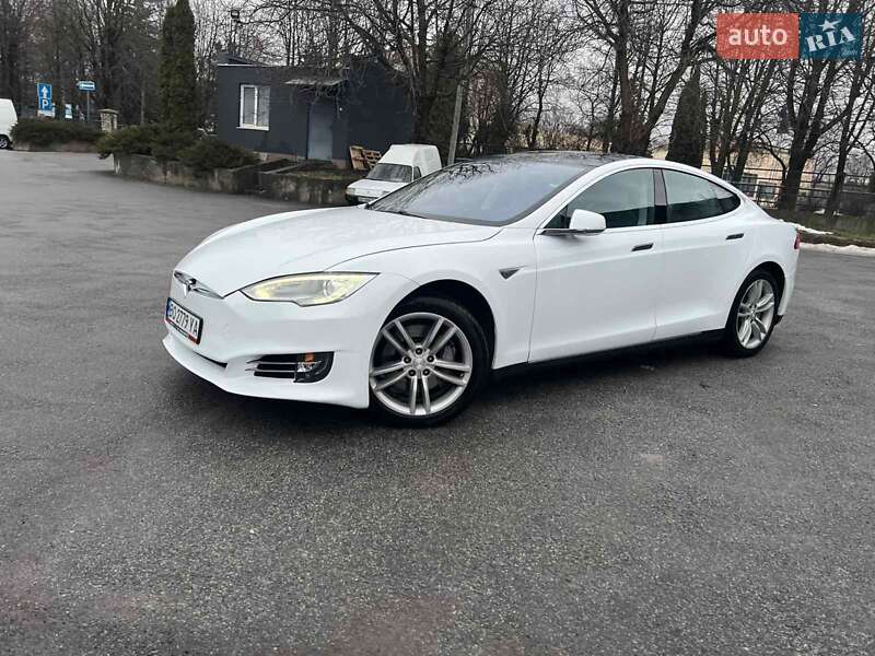 Лифтбек Tesla Model S 2014 в Тернополе фото 51 Лифтбек Tesla Model S 2014 в Тернополе
