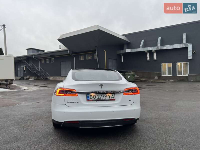 Лифтбек Tesla Model S 2014 в Тернополе фото 53 Лифтбек Tesla Model S 2014 в Тернополе