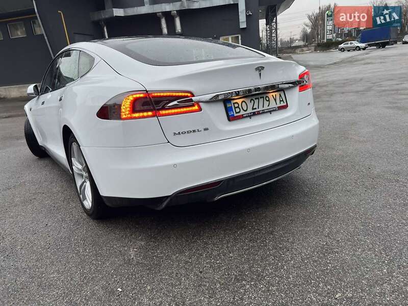 Лифтбек Tesla Model S 2014 в Тернополе фото 55 Лифтбек Tesla Model S 2014 в Тернополе
