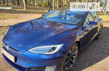 Лифтбек Tesla Model S 2017 в Чернигове