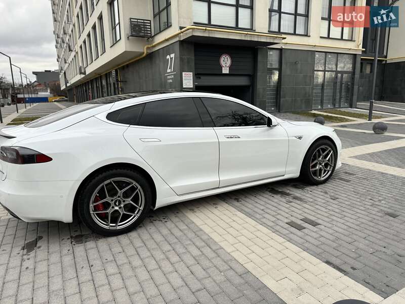 Лифтбек Tesla Model S 2014 в Львове фото 4 Лифтбек Tesla Model S 2014 в Львове