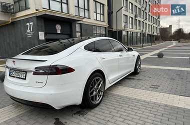 Лифтбек Tesla Model S 2014 в Львове