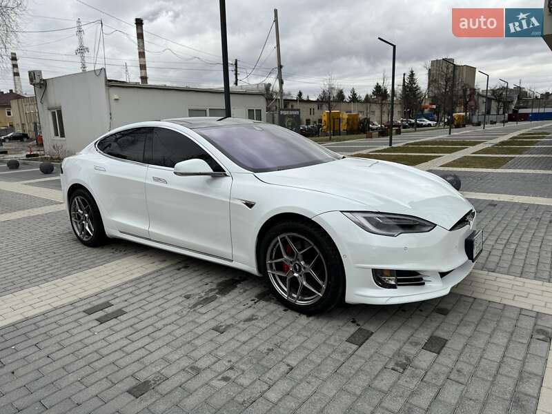 Лифтбек Tesla Model S 2014 в Львове фото 6 Лифтбек Tesla Model S 2014 в Львове