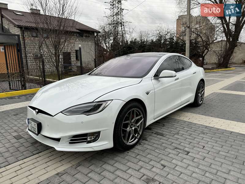Лифтбек Tesla Model S 2014 в Львове фото 10 Лифтбек Tesla Model S 2014 в Львове